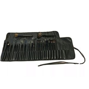 31 Piece Makeup Brush Bundle